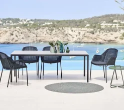 1 Pure table og 6 Breeze stole