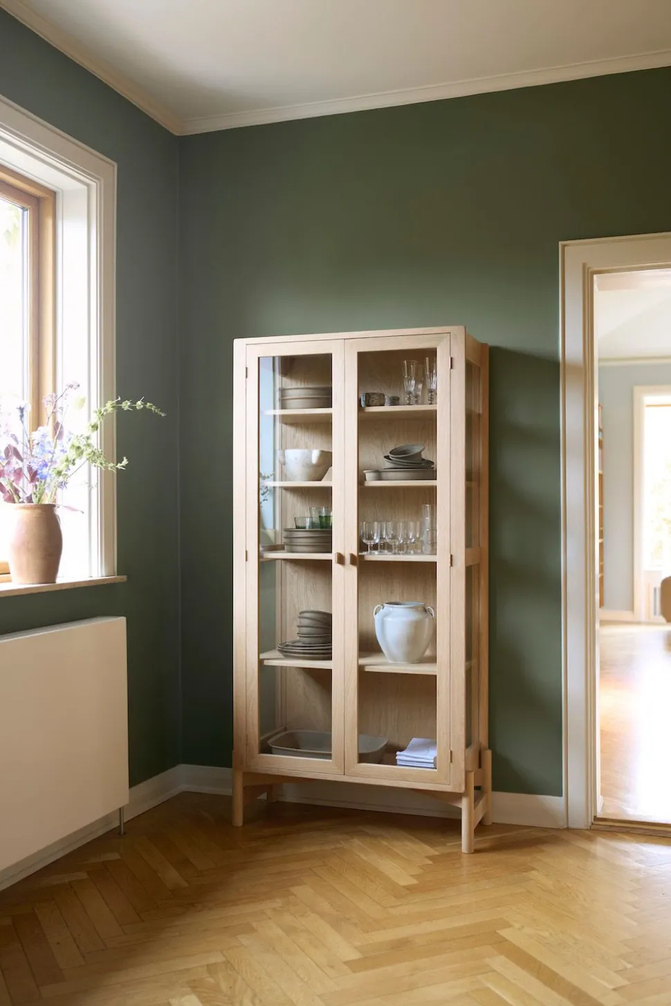 A90 Boderne - Glas Cabinet