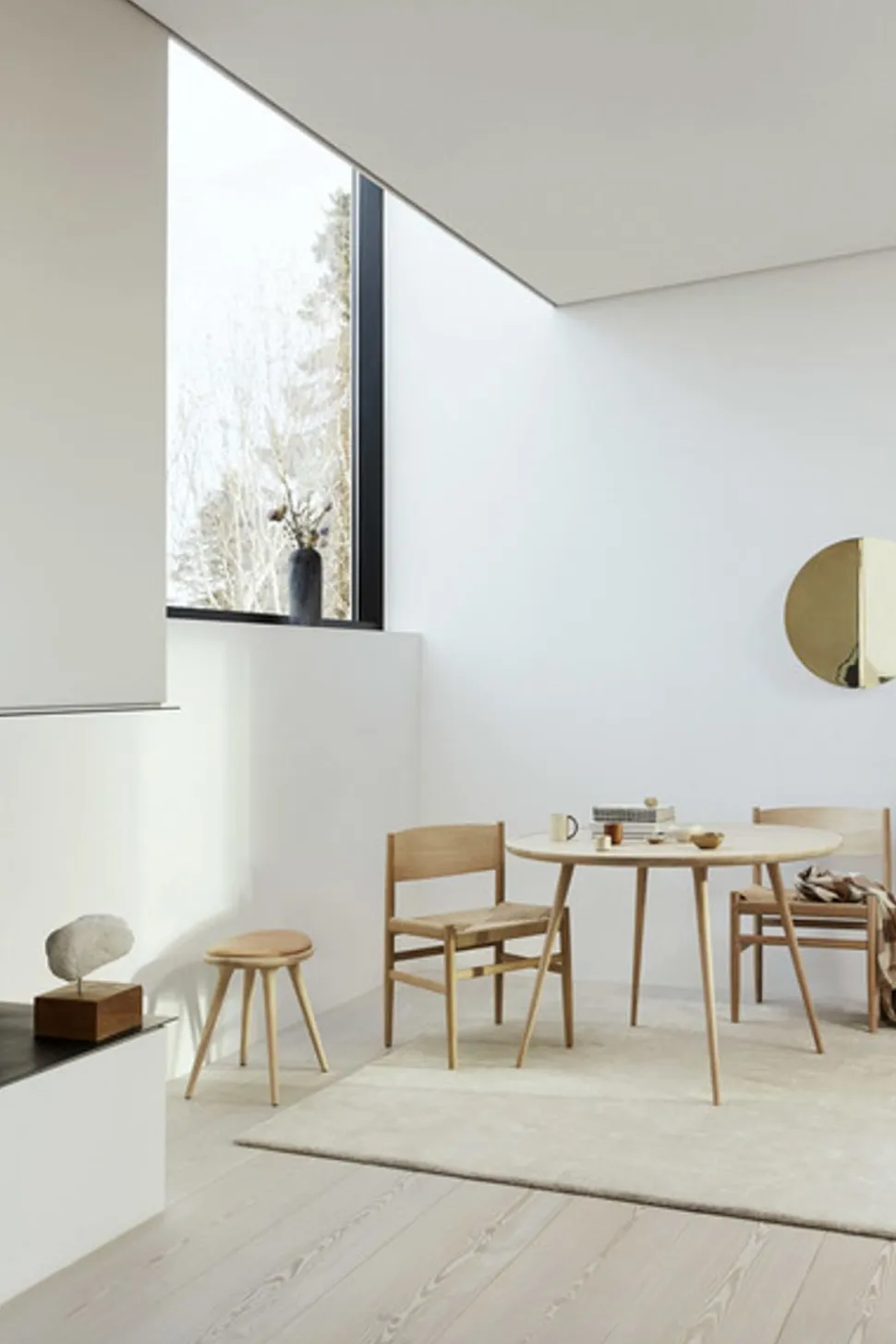 Accent Oval Lounge Table