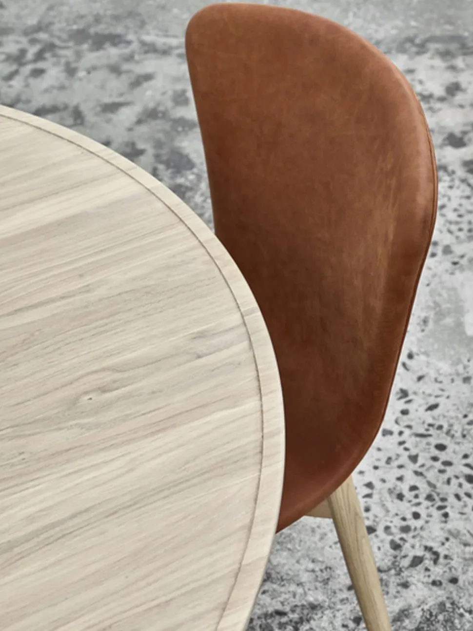 Accent Oval Lounge Table