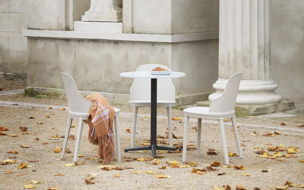 Allez chair in oak - molded wicker