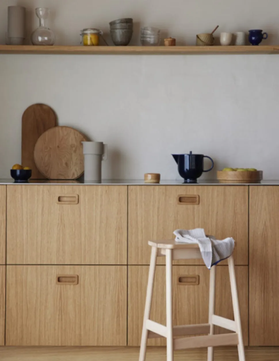 Angle Bar Stool - 65 / 75