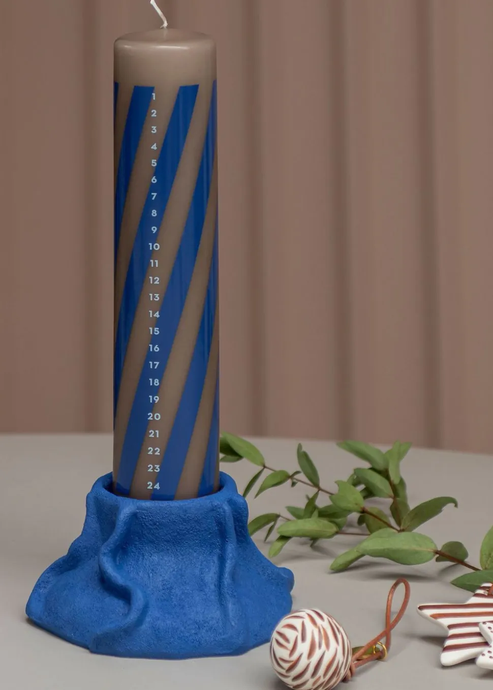 ART PIECE Lava Candleholder