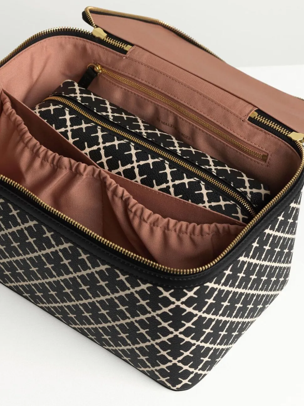 Bae Beauty Toilet Bag