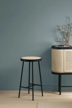 Be My Guest / Bar Stool