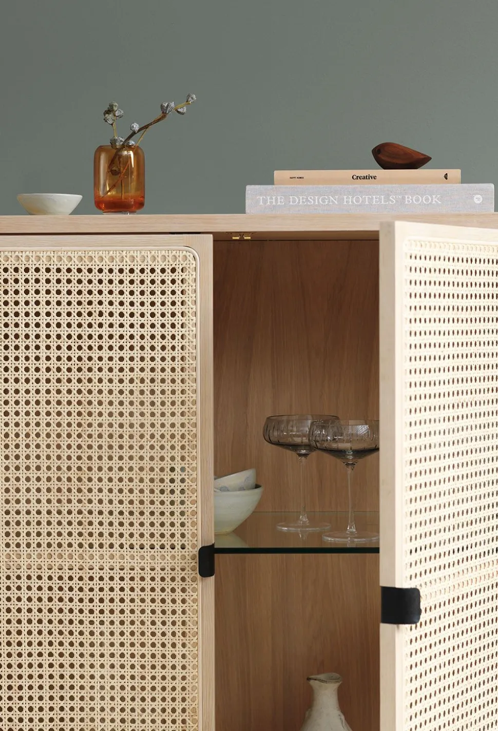 Be My Guest / Sideboard