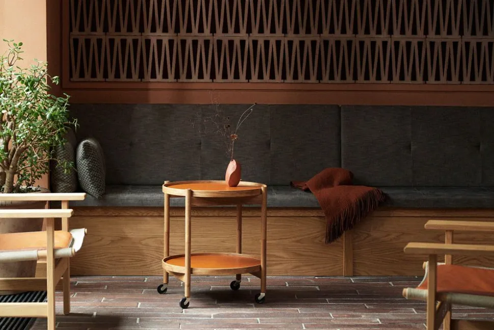 Bølling Tray Table 50 / Oiled Walnut