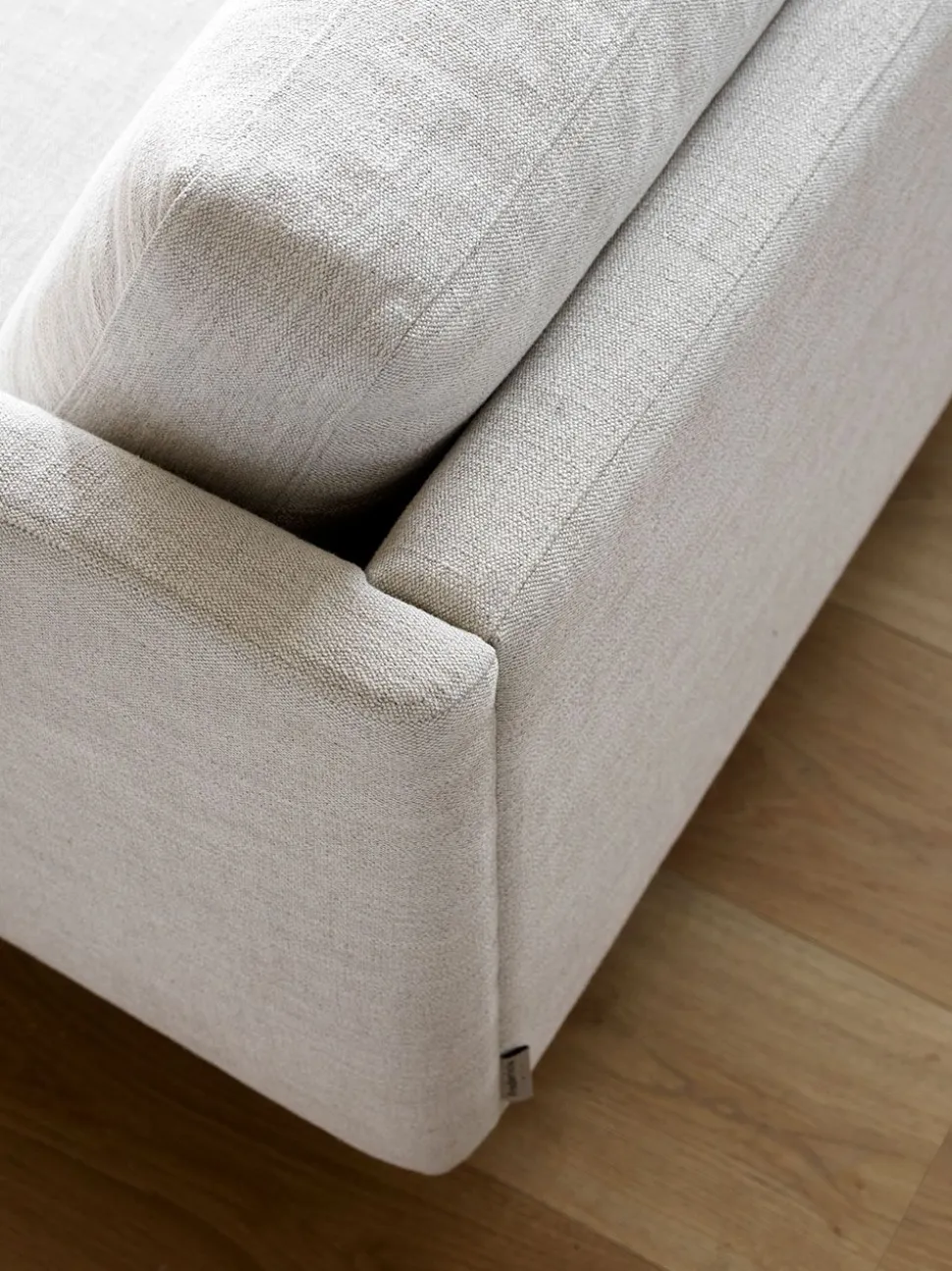 Calmo Sofa 80 5625 by Hugo Passos