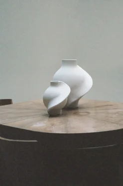 Caramic Pirout vase