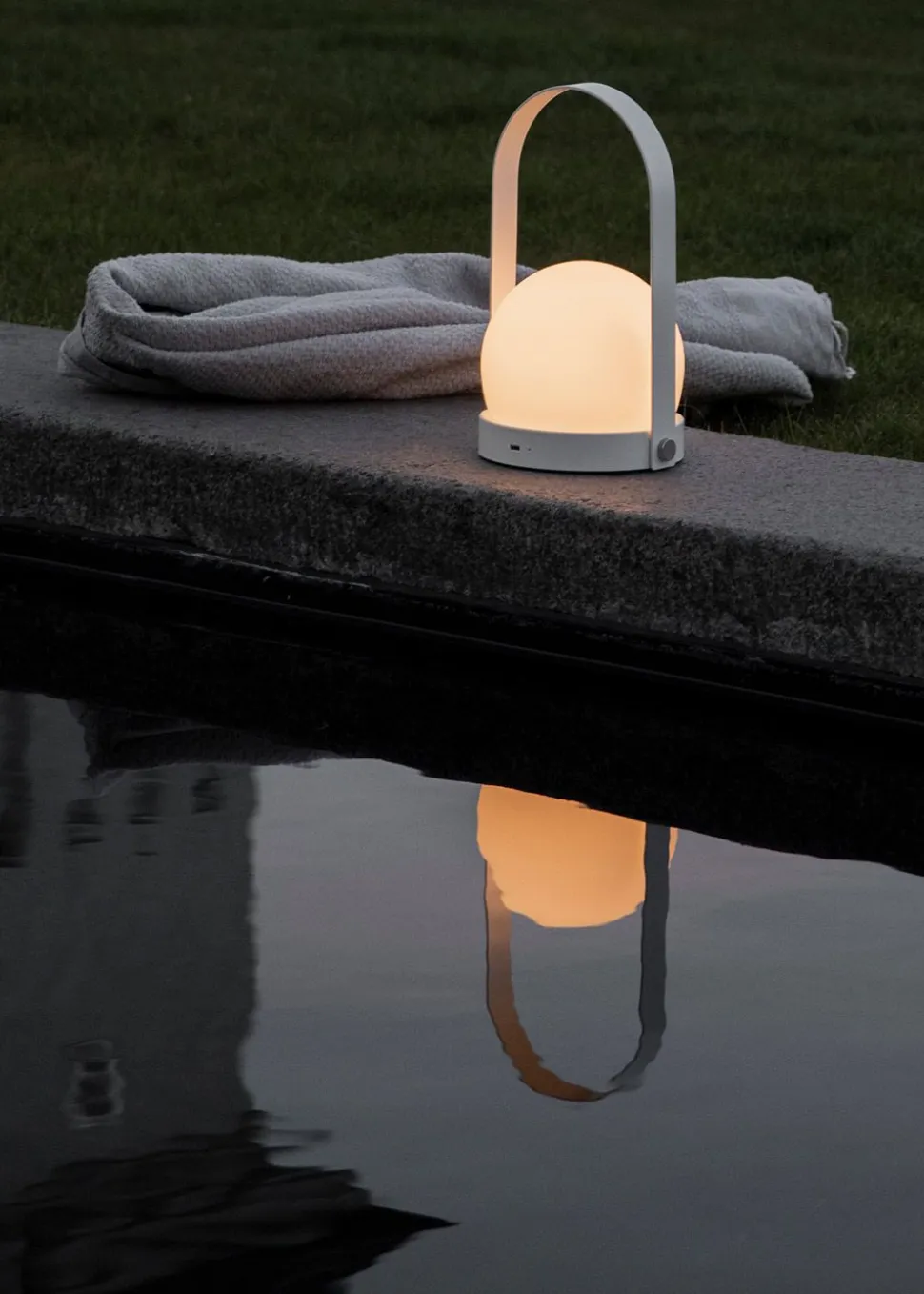Carrie table lamp - Portable
