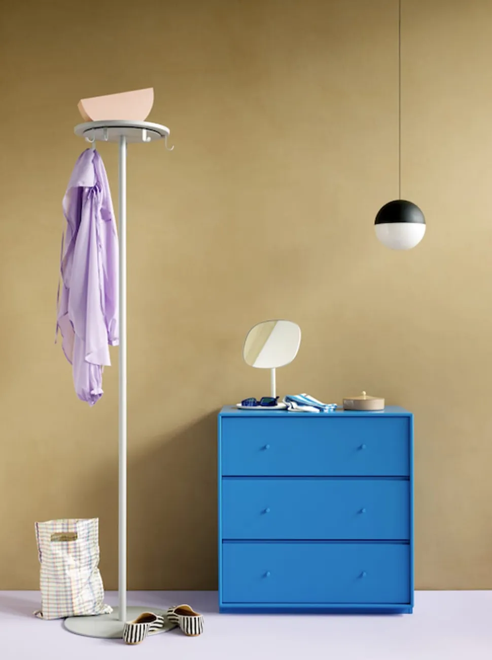 CARRY - With black legs