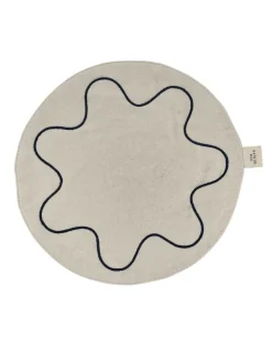 Curved embroidery basket napkin