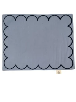 Curved embroidery placemat