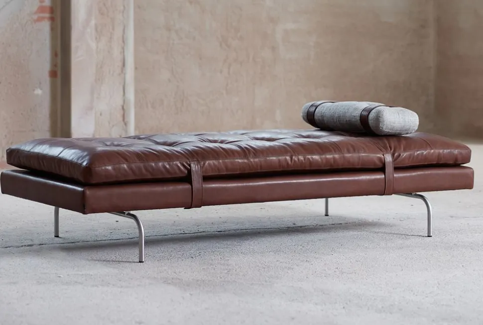 Dicentra Daybed / By Søren Lund