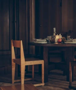 Farmhouse Trestle Table / Round