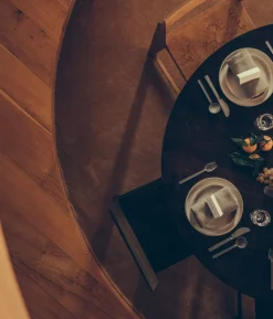 Farmhouse Trestle Table / Round