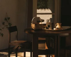 Farmhouse Trestle Table / Round