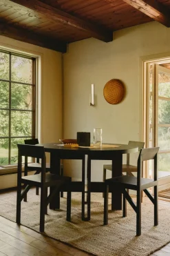 Farmhouse Trestle Table / Round