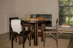 Farmhouse Trestle Table / Round