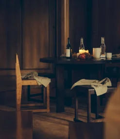 Farmhouse Trestle Table / Round