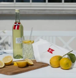 Fødselsdagsserviet i stof med dannebrog