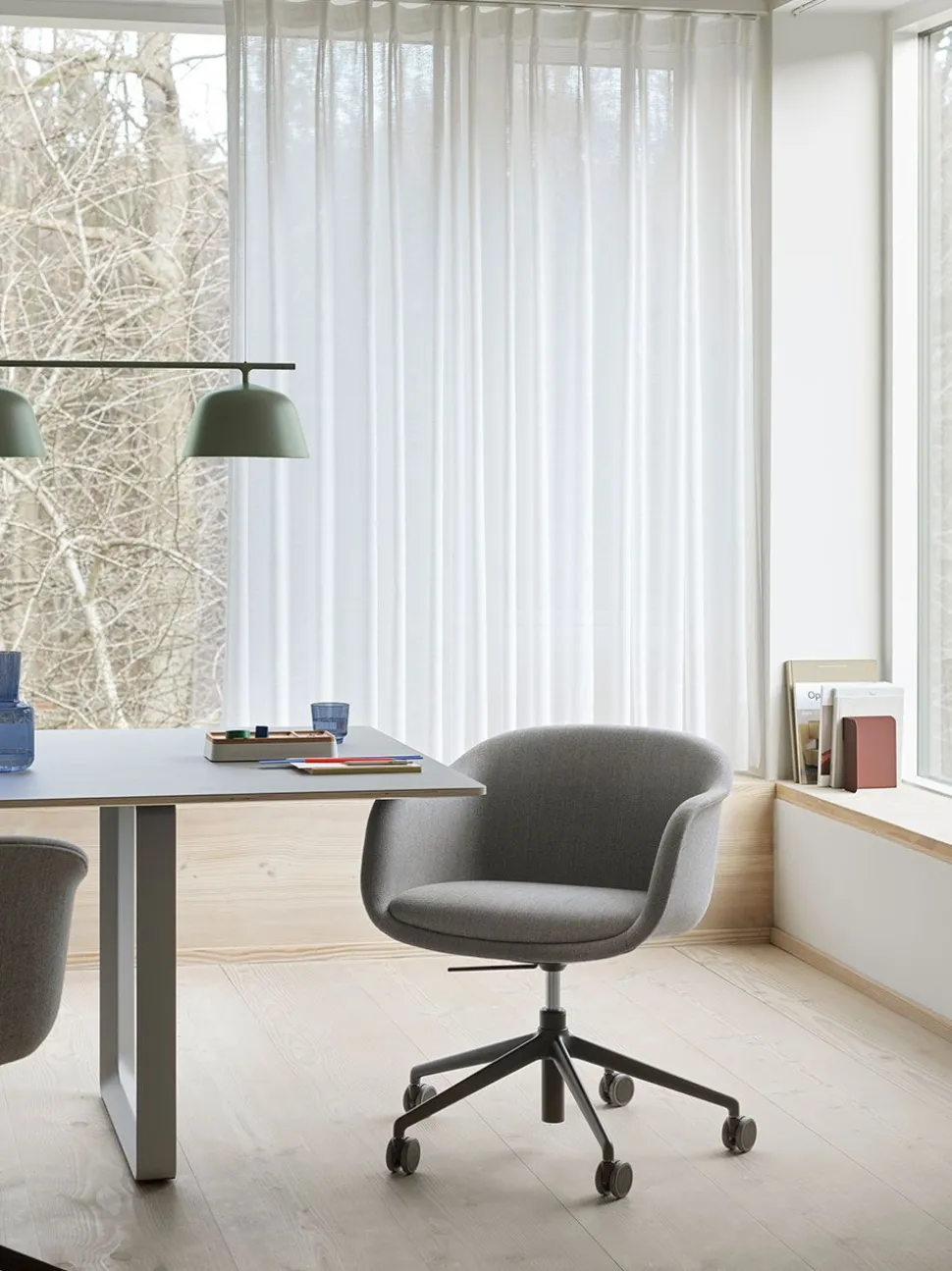 Fiber Conference Armchair