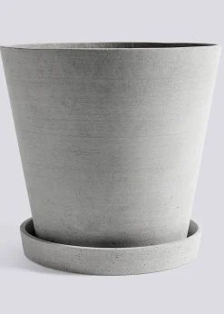 Flowerpot with saucer