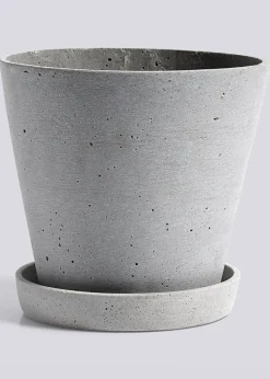 Flowerpot with saucer