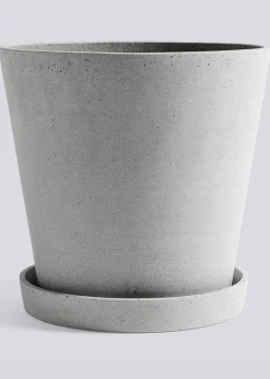 Flowerpot with saucer