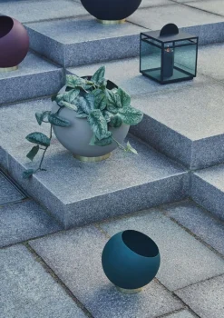 Globe Flowerpot