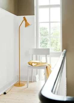 Lyss Floor Lamp
