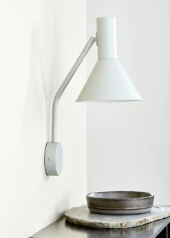 Lyss Wall Lamp