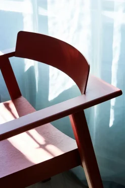 Maiden Chair / By Studio Pesi