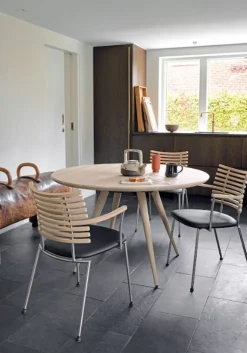 Oval Table / GM3942 by Nissen & Gehl