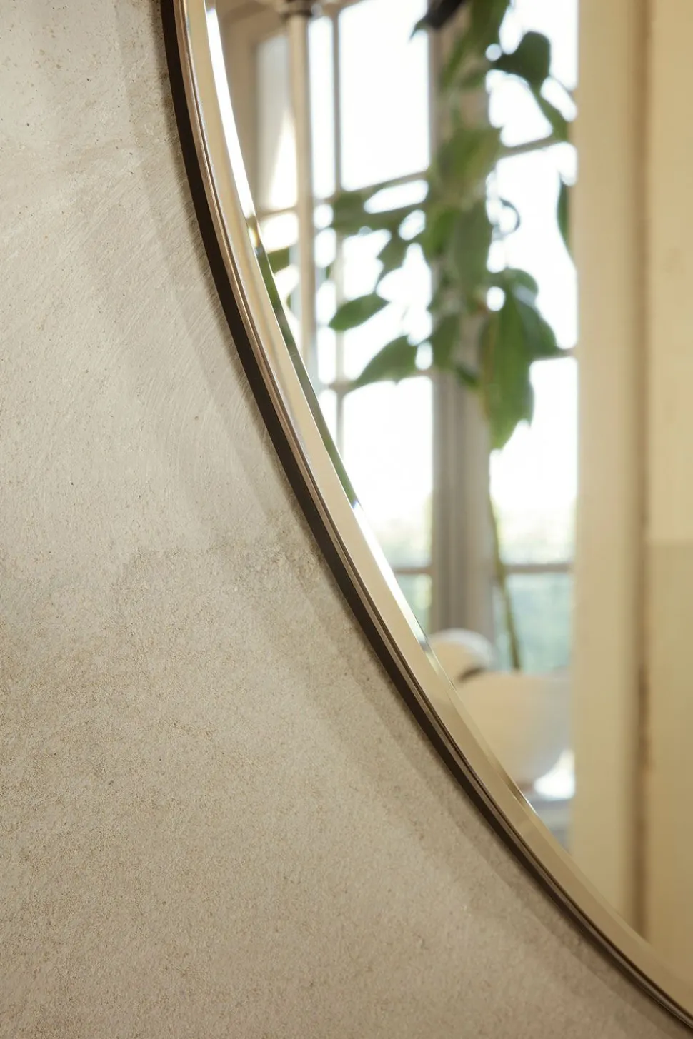 Pond Mirror - Dark Chrome Edge