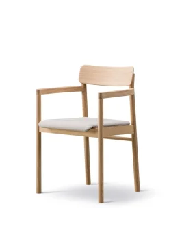 Post Chair 3446 by Cecilie Manz