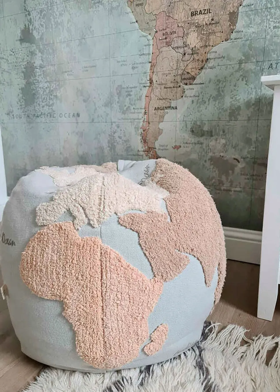 Pouf World Map