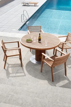 Rib Round Dining Table
