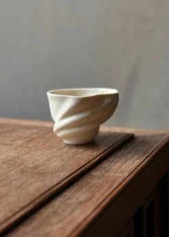 Shell Swan cup espresso