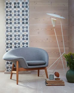 Silhouette / Floor Lamp