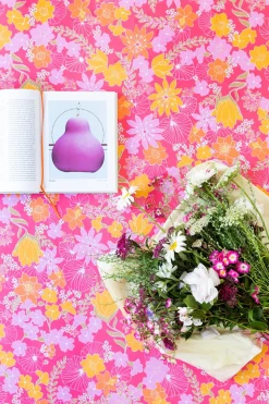 Smiling Suzy Table Cloth