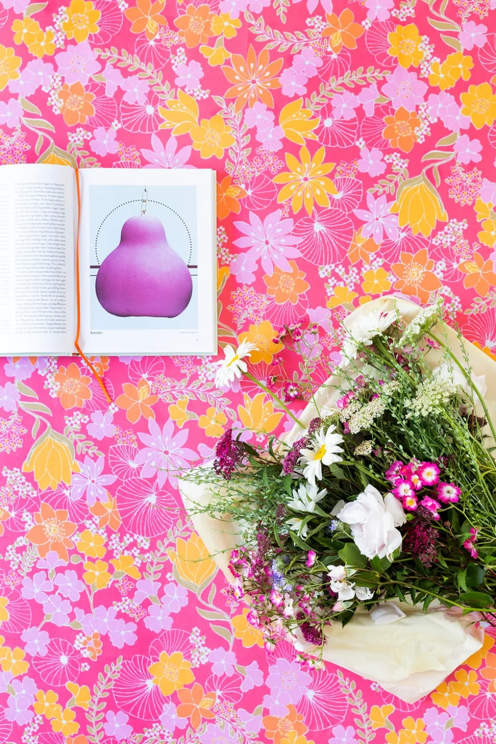 Smiling Suzy Table Cloth