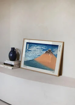 South Wind, Clear Dawn