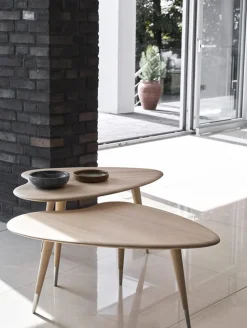 Strawberry coffee table / AK2560 by Nissen & Gehl