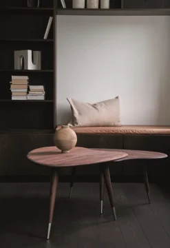 Strawberry coffee table / AK2560 by Nissen & Gehl