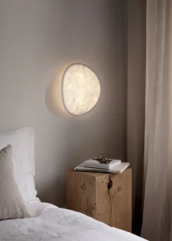 Tense Wall Lamp