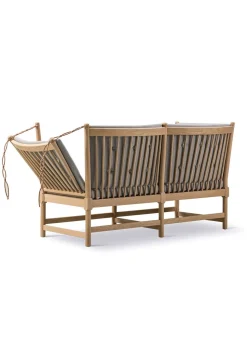 The Spoke-Back Sofa 1789 by Børge Mogensen