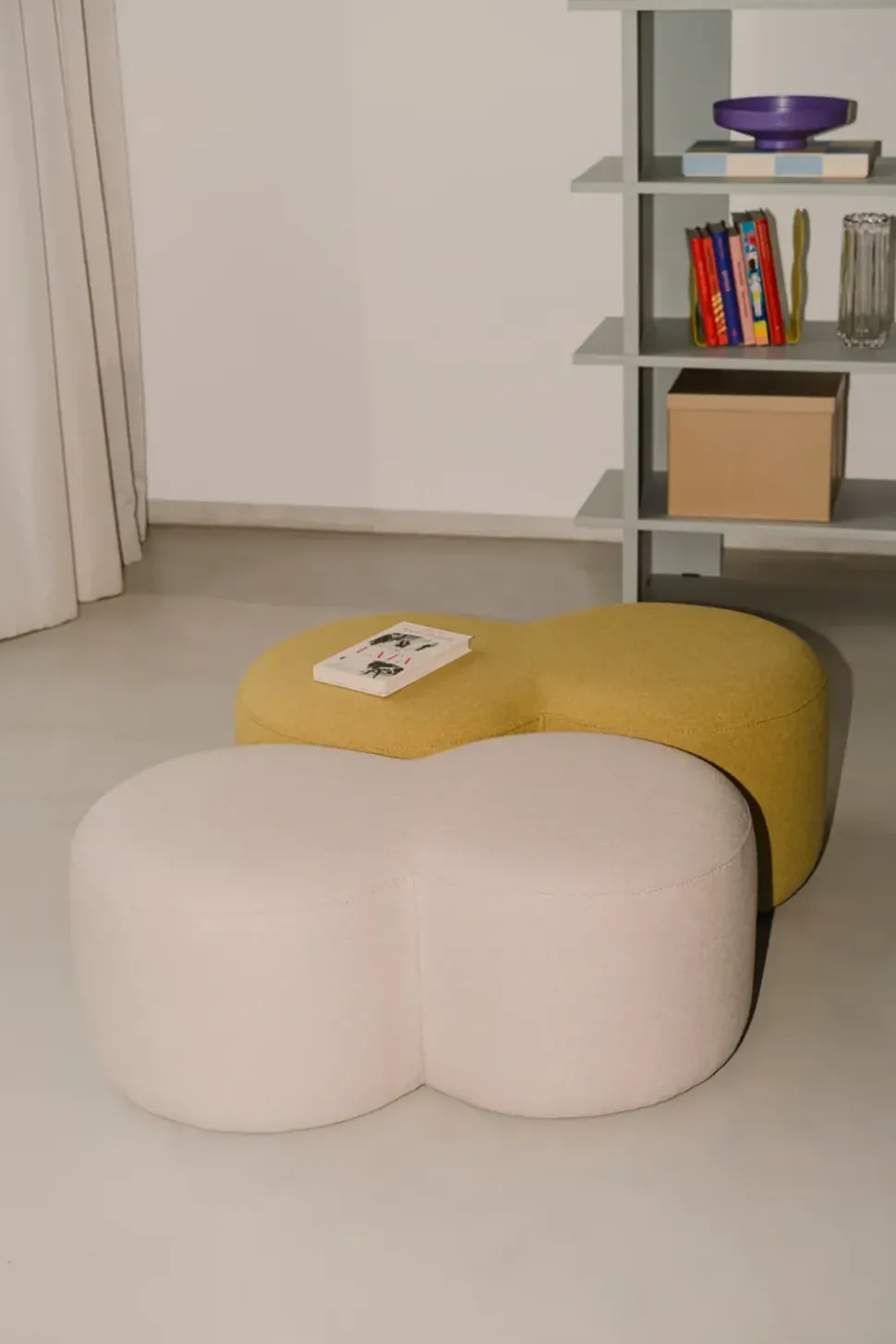 Umbo Pouf