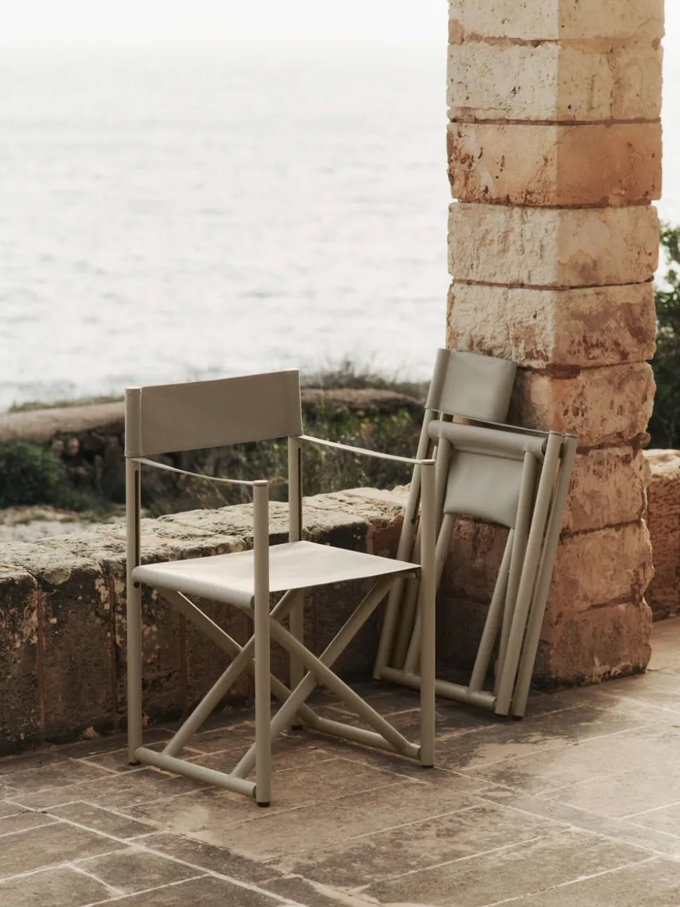 Voya Folding Chair